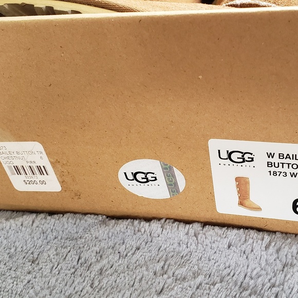 Womens Ugg Bailey Button Triplet Boots - Picture 3 of 8
